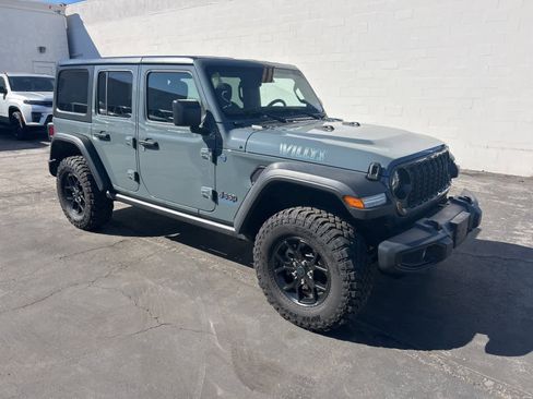 Used 2025 Jeep Wrangler Willys image 8