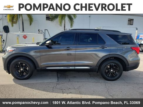 Used 2020 Ford Explorer XLT w/ Equipment Group 202A image 6