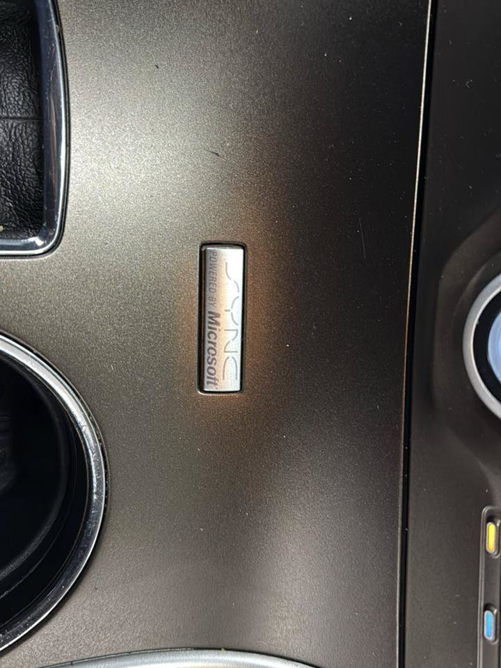 Used 2013 Ford Edge SEL FWD image 21