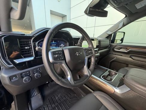 Used 2024 Chevrolet Silverado 2500 LT w/ Midnight Edition AWD/4WD image 22