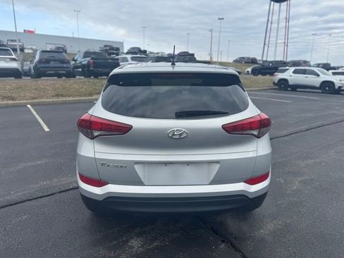 Used 2018 Hyundai Tucson SE image 4
