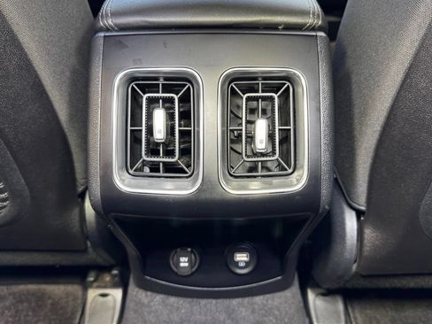 Used 2023 Kia Sorento LX AWD/4WD image 46
