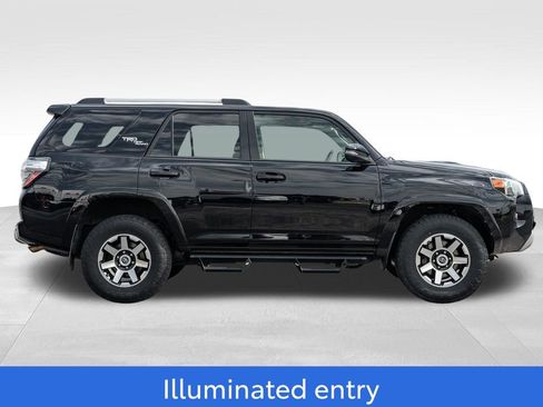 Used 2018 Toyota 4Runner TRD Off-Road Premium AWD/4WD image 8