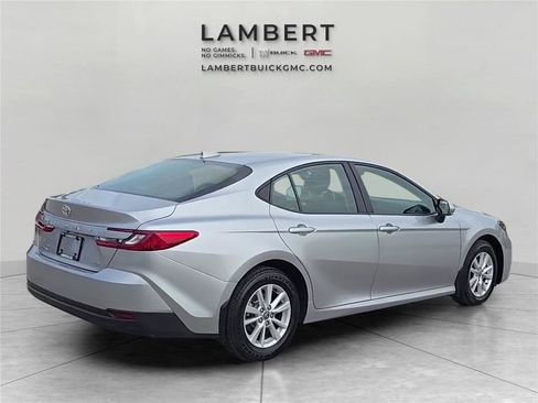 Used 2025 Toyota Camry LE w/ Convenience Package AWD/4WD image 5