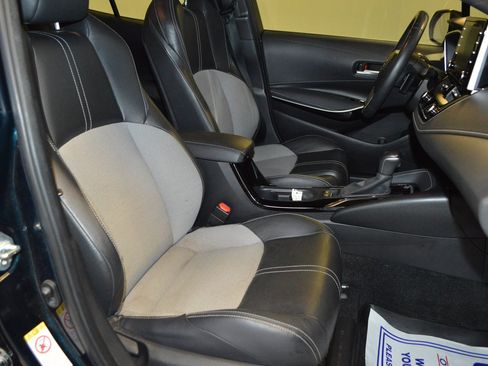 Used 2019 Toyota Corolla XSE FWD image 11