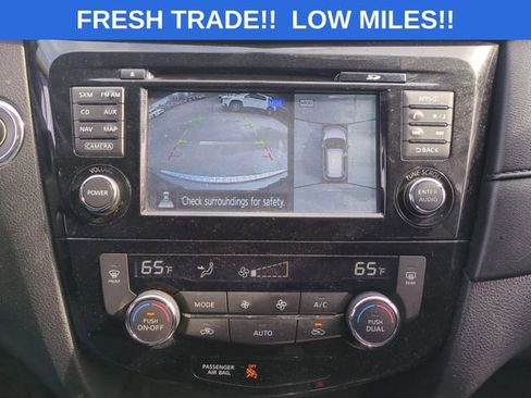 Used 2017 Nissan Rogue SV w/ Sun & Sound Touring Package image 17