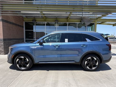 Used 2025 Kia Sorento EX AWD/4WD image 7