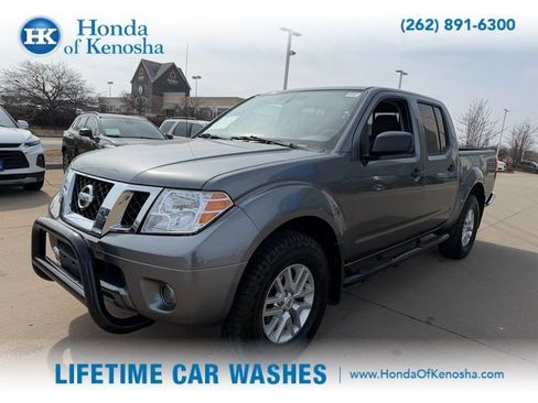 Used 2019 Nissan Frontier SV image 3