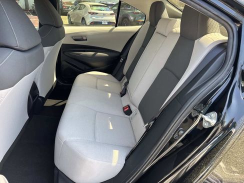 Used 2022 Toyota Corolla LE image 12