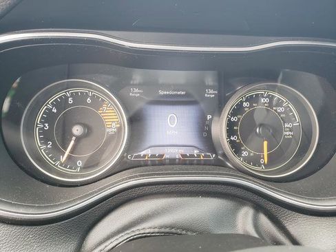 Used 2022 Jeep Cherokee Limited image 26