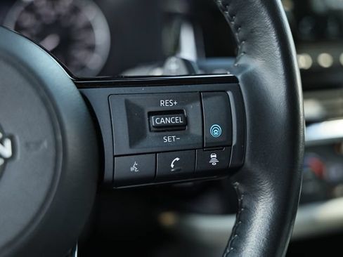 Used 2023 Nissan Pathfinder SL w/ Black Appearance Package AWD/4WD image 40