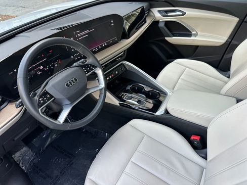 Used 2025 Audi Q5 Premium w/ Convenience Package AWD/4WD image 11