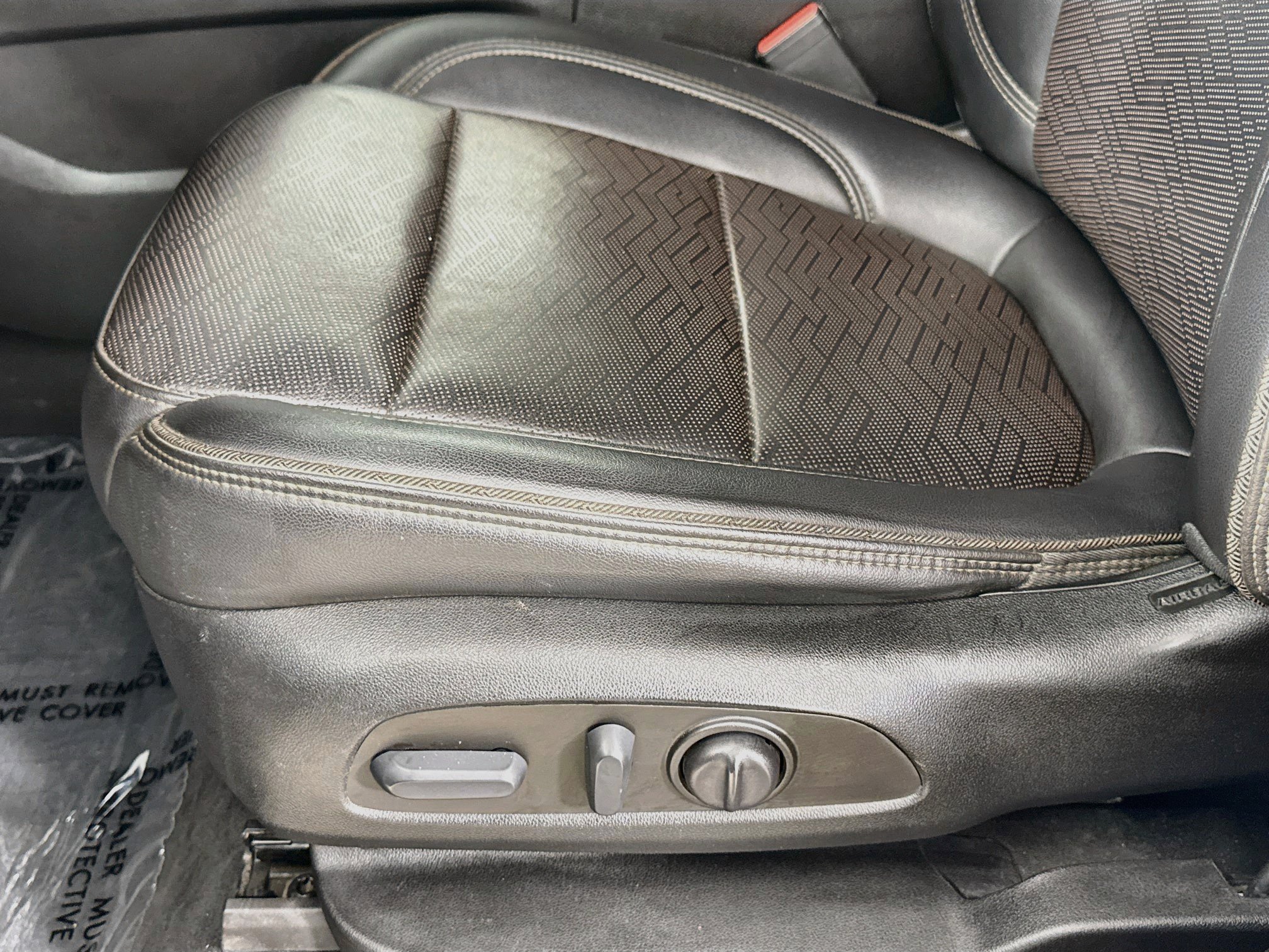 Used 2023 Chevrolet Traverse High Country FWD image 22