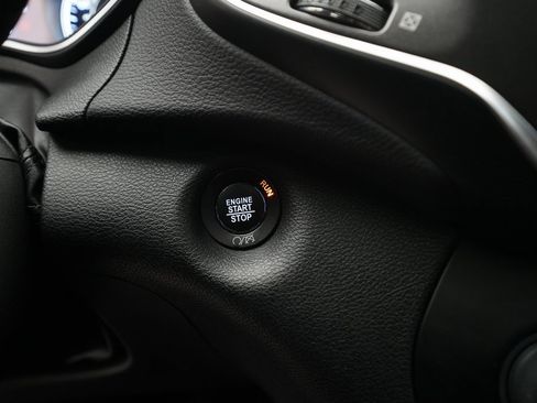 Used 2019 Jeep Cherokee Trailhawk w/ Comfort/Convenience Group image 30