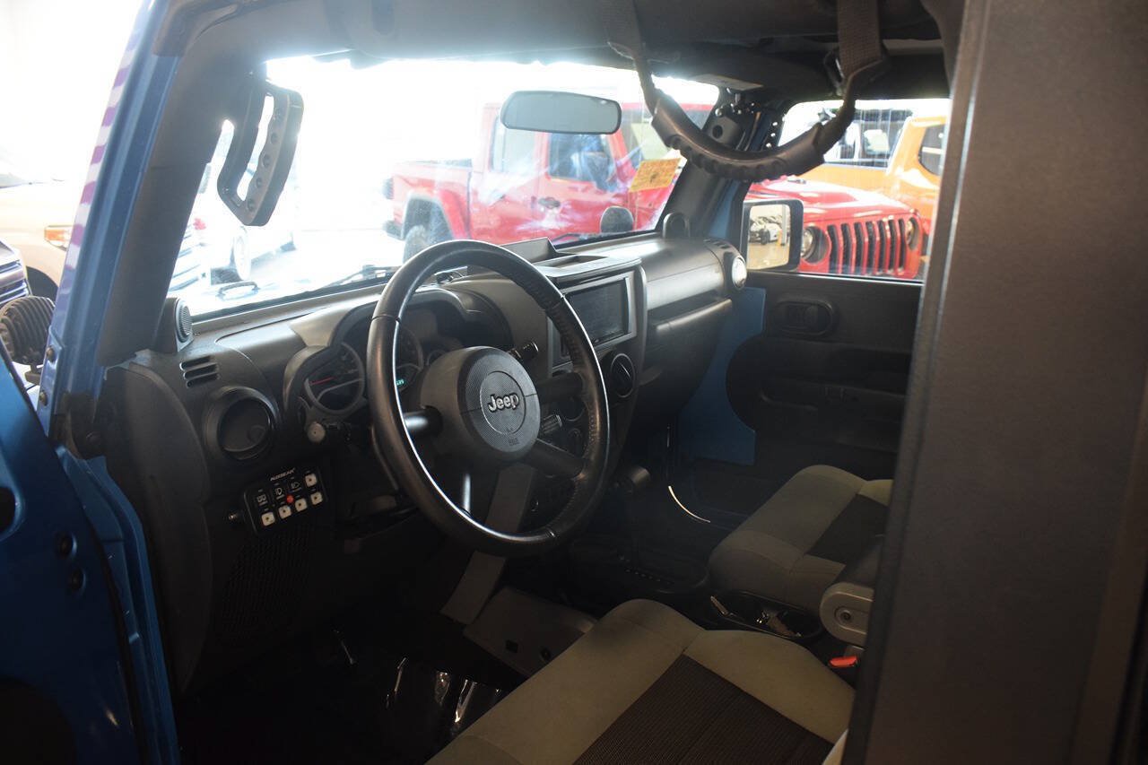 Used 2010 Jeep Wrangler Rubicon w/ PWR Convenience Group AWD/4WD image 19