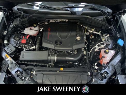 Used 2023 Alfa Romeo Stelvio Ti image 32