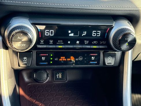 Used 2024 Toyota RAV4 Limited image 22