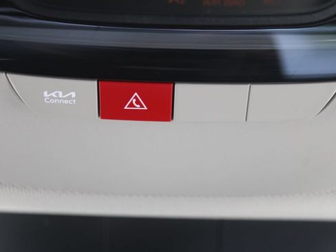 Certified 2025 Kia Sorento EX w/ Panoramic Sunroof Package FWD image 57