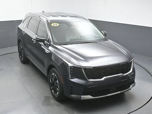 Used 2025 Kia Sorento S FWD image 40