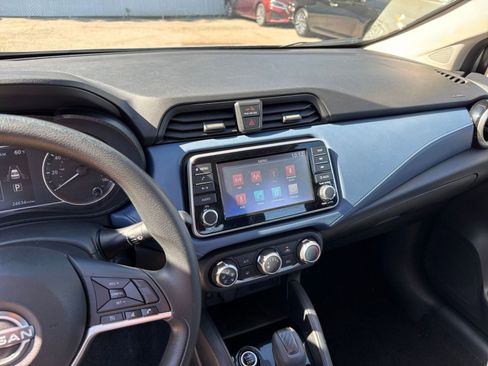 Used 2025 Nissan Versa SV FWD image 17