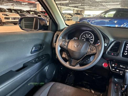 Used 2022 Honda HR-V EX image 17