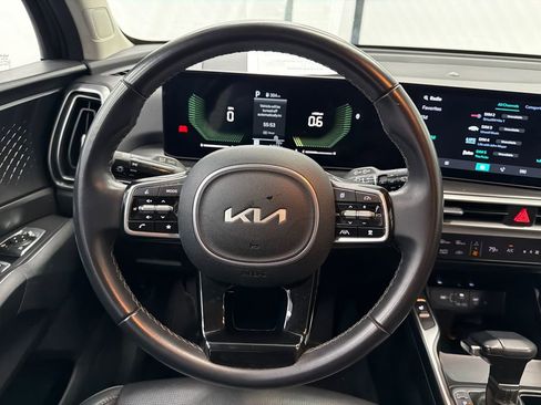 Used 2024 Kia Sorento S image 23