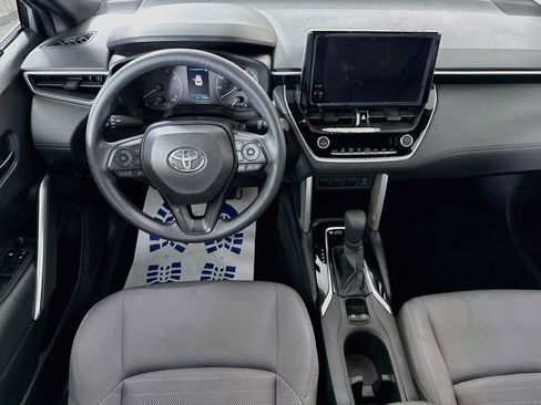 Used 2023 Toyota Corolla Cross AWD Hybrid image 4
