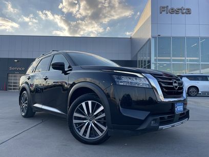 Certified 2022 Nissan Pathfinder Platinum w/ Cargo Package