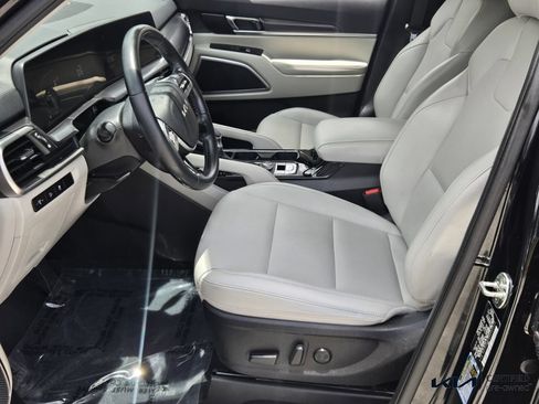 Certified 2024 Kia Telluride S FWD image 10