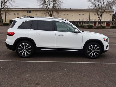 Used 2022 Mercedes-Benz GLB 250 4MATIC image 9