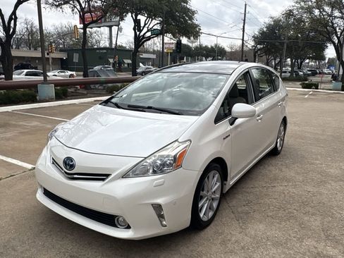 Used 2012 Toyota Prius V Five image 17