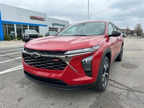 New 2026 Chevrolet Trax RS w/ Sunroof Package FWD image 2