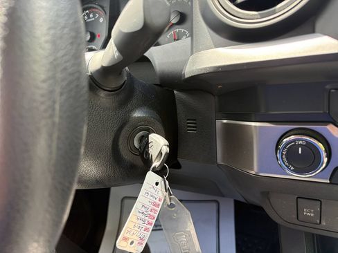 Used 2019 Toyota Tacoma SR w/ SR Convenience Package AWD/4WD image 26