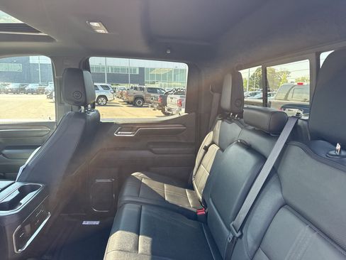 Certified 2024 Chevrolet Silverado 1500 High Country w/ Technology Package AWD/4WD image 32