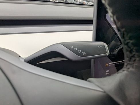 Used 2022 Tesla Model Y Performance image 27