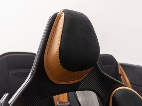 Used 2024 Aston Martin DB12 Convertible image 72