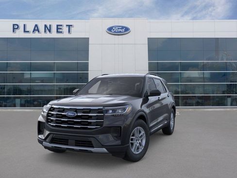 New 2025 Ford Explorer Active image 2