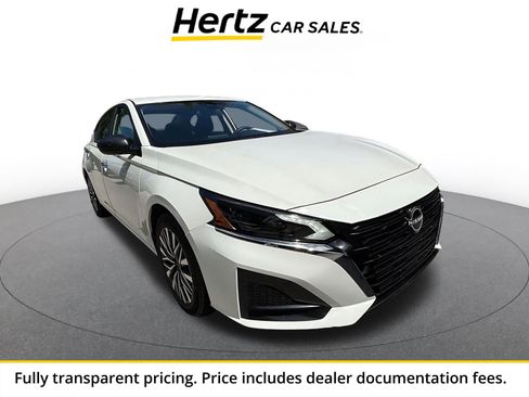 Used 2025 Nissan Altima 2.5 SV FWD image 1