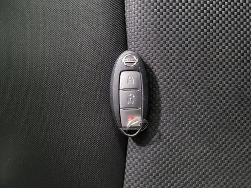 Used 2020 Nissan Pathfinder S image 32