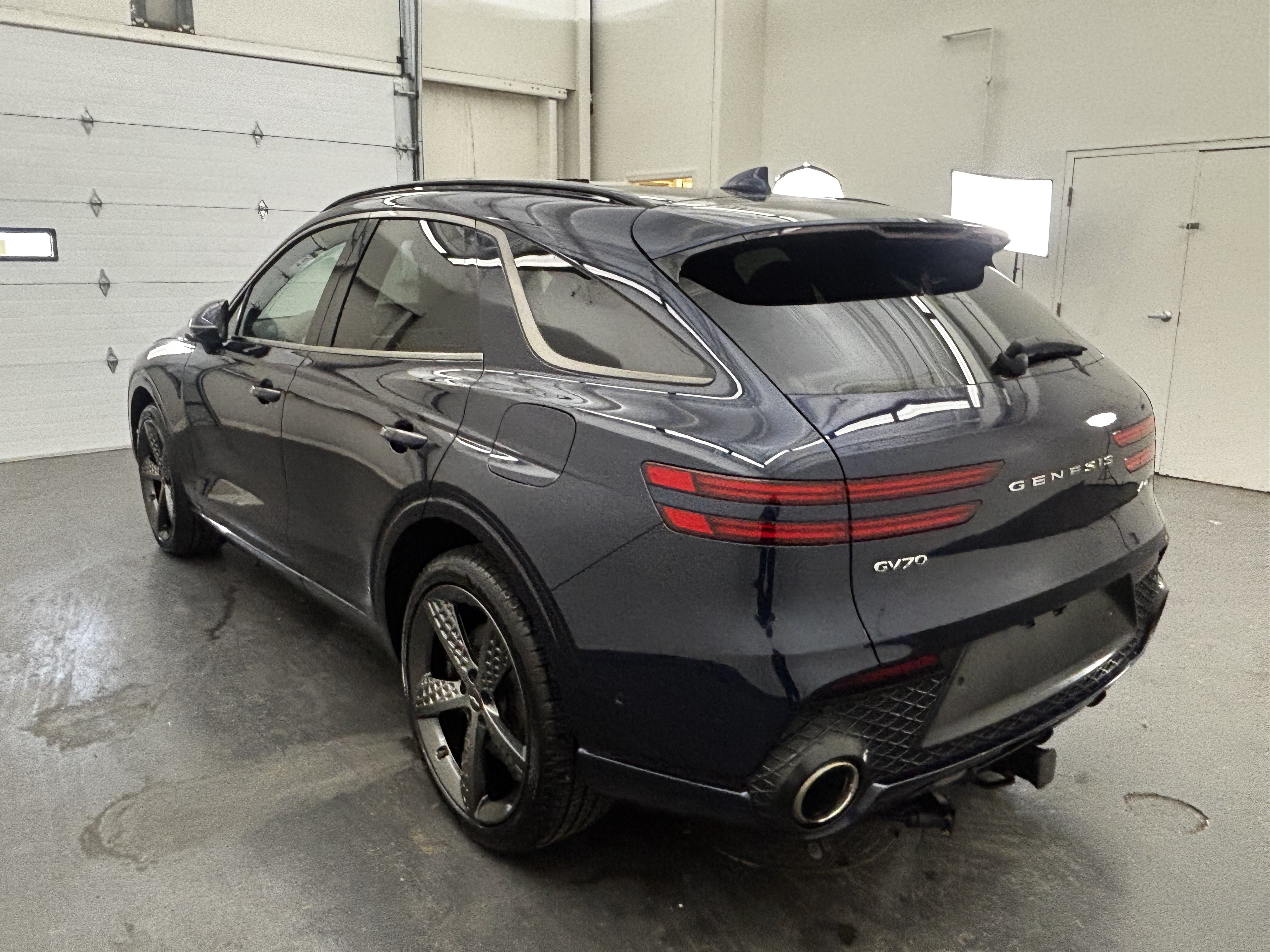 Used 2023 Genesis GV70 3.5T Sport w/ Sport Prestige Package AWD/4WD image 5