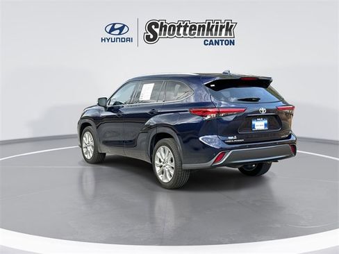 Used 2022 Toyota Highlander Limited image 6