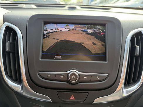 Used 2021 Chevrolet Equinox LT FWD image 25