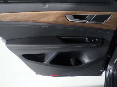 Used 2025 Volkswagen Atlas SE w/ Panoramic Sunroof Package FWD image 53