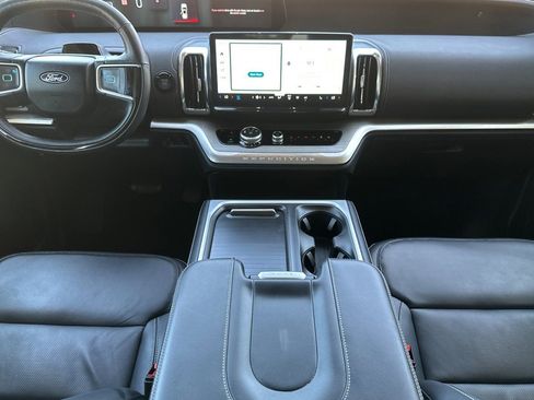 Used 2025 Ford Expedition Max Platinum image 13