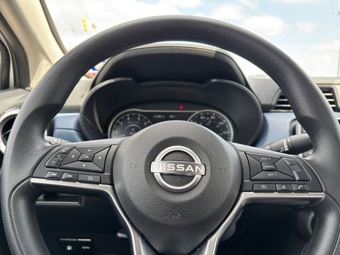 Used 2025 Nissan Versa SV FWD image 25