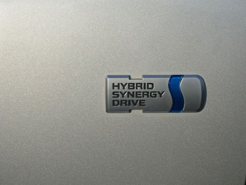 Used 2013 Toyota Prius V Three image 30