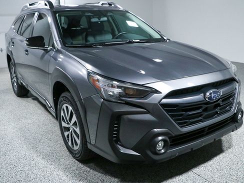 Used 2023 Subaru Outback Premium AWD/4WD image 5