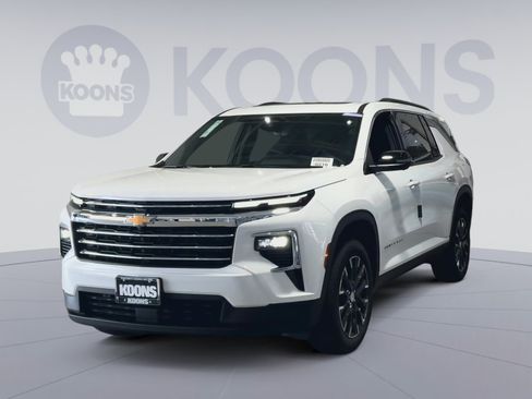New 2026 Chevrolet Traverse LT w/ Sun and Wheel Package AWD/4WD image 5