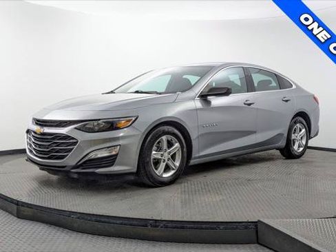 Used 2024 Chevrolet Malibu LS FWD image 2