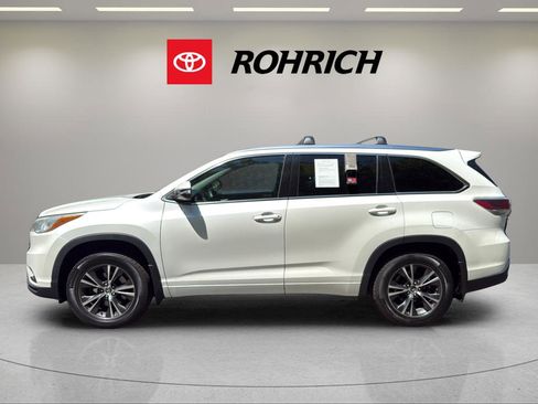 Used 2016 Toyota Highlander XLE AWD/4WD image 9